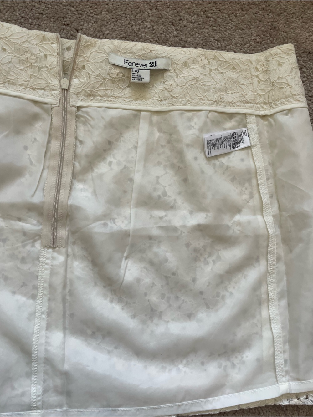 BRAND NEW 💛 F21 Feminine Lace Pencil Skirt - Picture 7 of 15